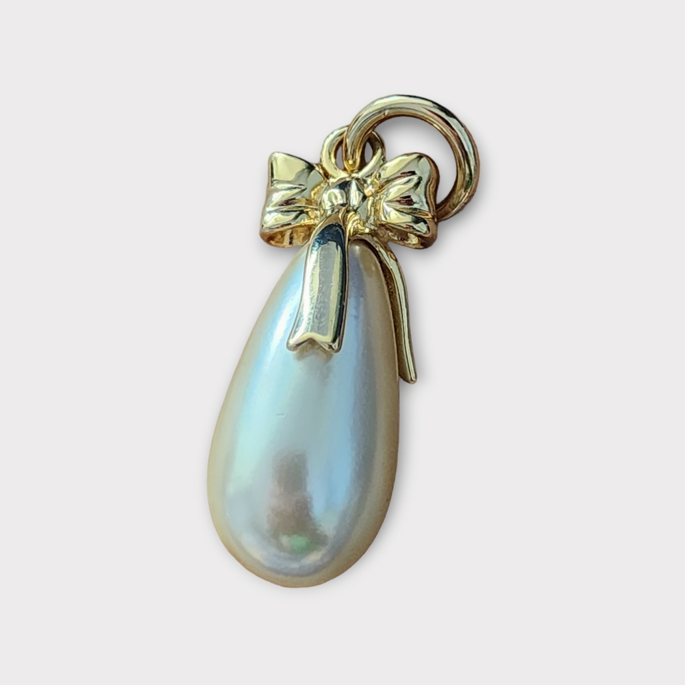 Joan‎ rivers faux pearl teardrop pendant
